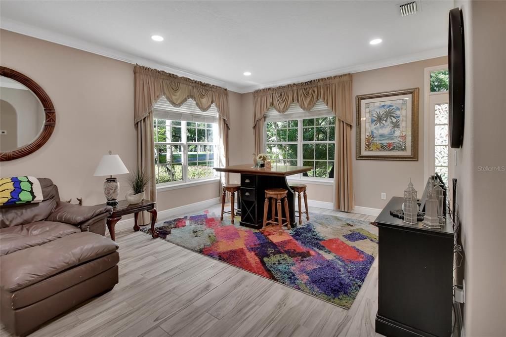 En Venta: $879,900 (5 camas, 3 baños, 3154 Pies cuadrados)