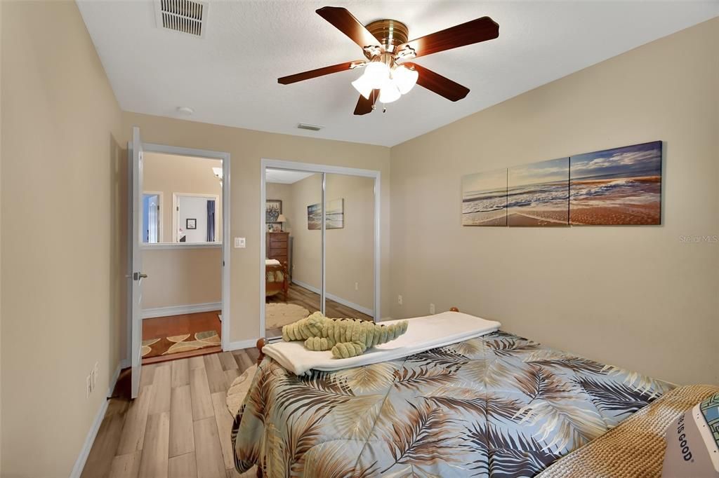 En Venta: $879,900 (5 camas, 3 baños, 3154 Pies cuadrados)