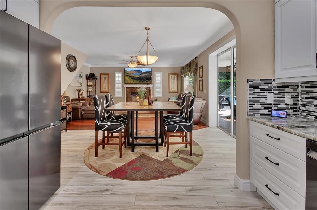 En Venta: $879,900 (5 camas, 3 baños, 3154 Pies cuadrados)