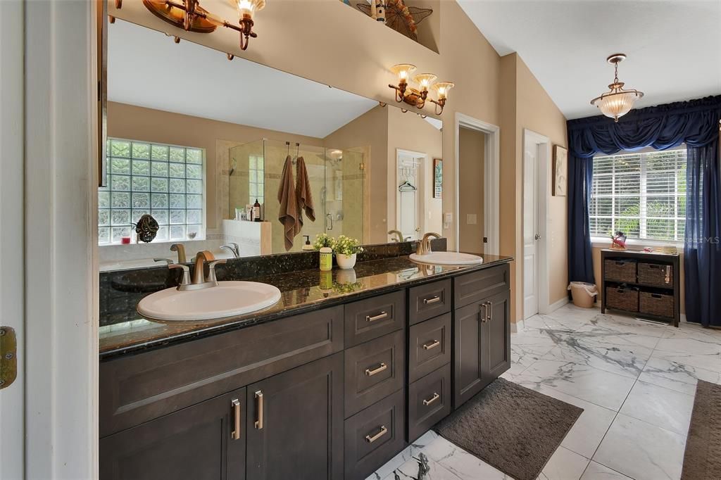 En Venta: $879,900 (5 camas, 3 baños, 3154 Pies cuadrados)