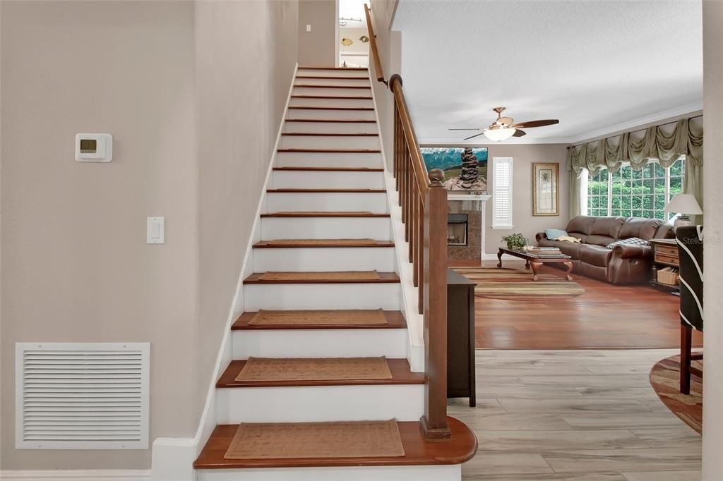 En Venta: $879,900 (5 camas, 3 baños, 3154 Pies cuadrados)