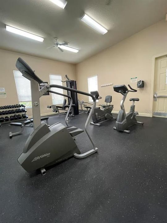 For Sale: $297,000 (4 beds, 3 baths, 1470 Square Feet)