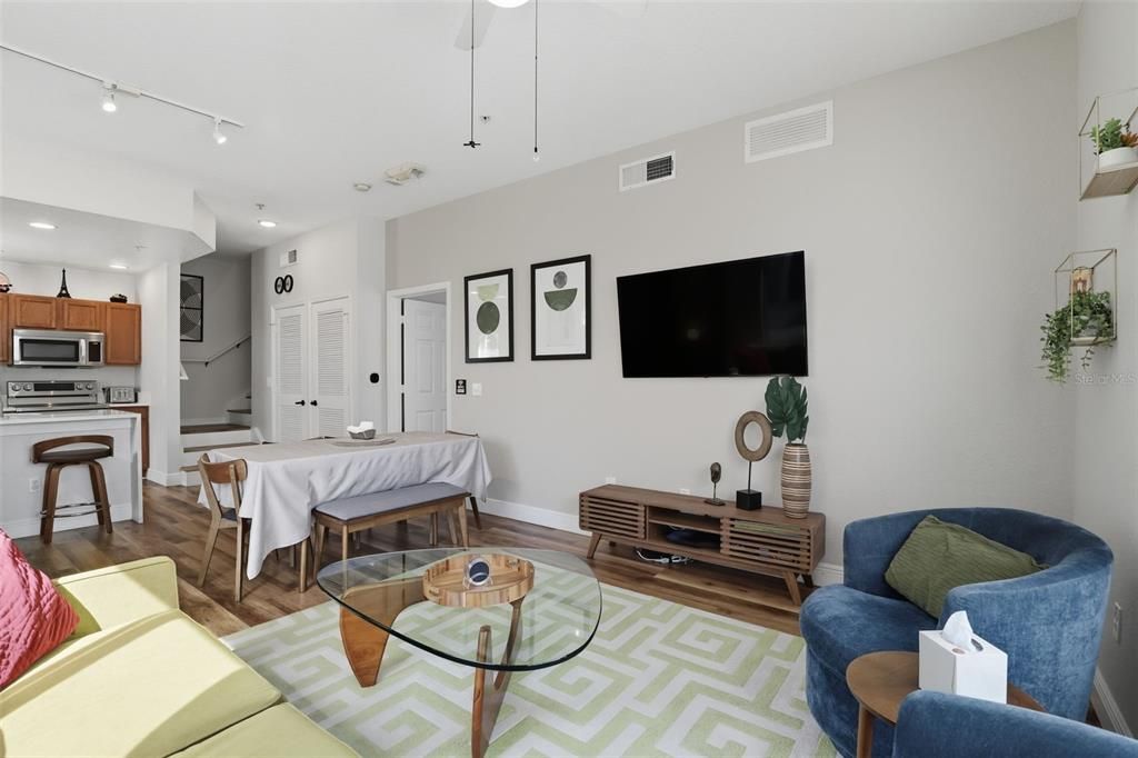 For Sale: $297,000 (4 beds, 3 baths, 1470 Square Feet)