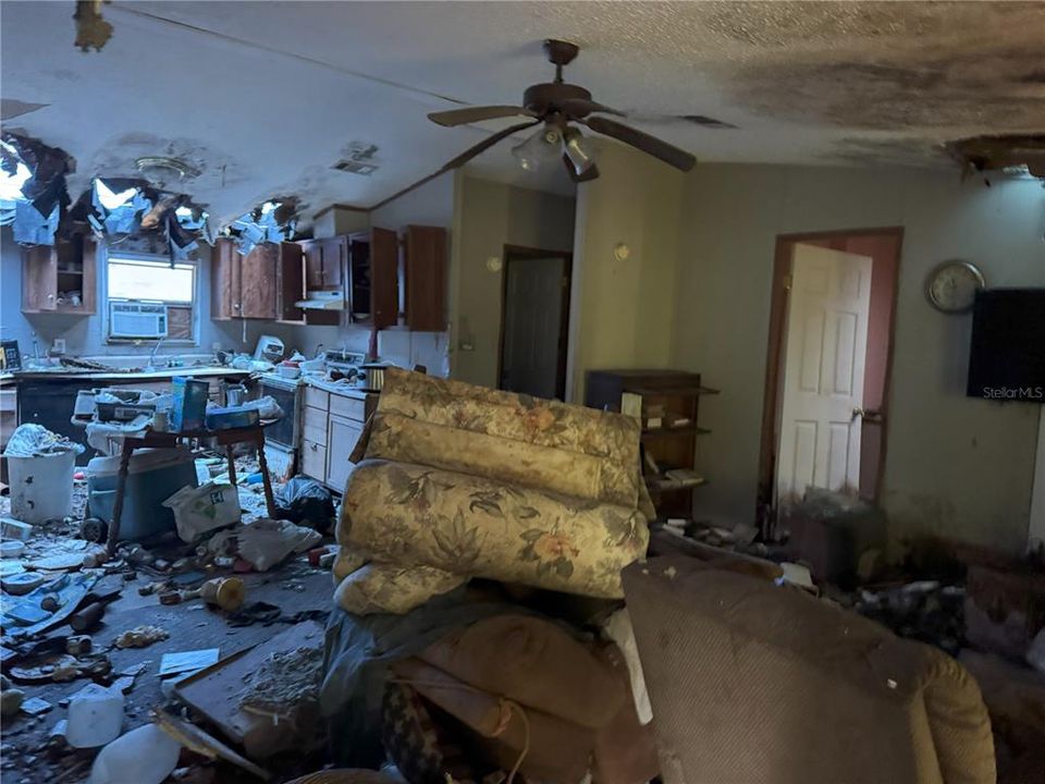 Active With Contract: $50,000 (3 beds, 2 baths, 1056 Square Feet)