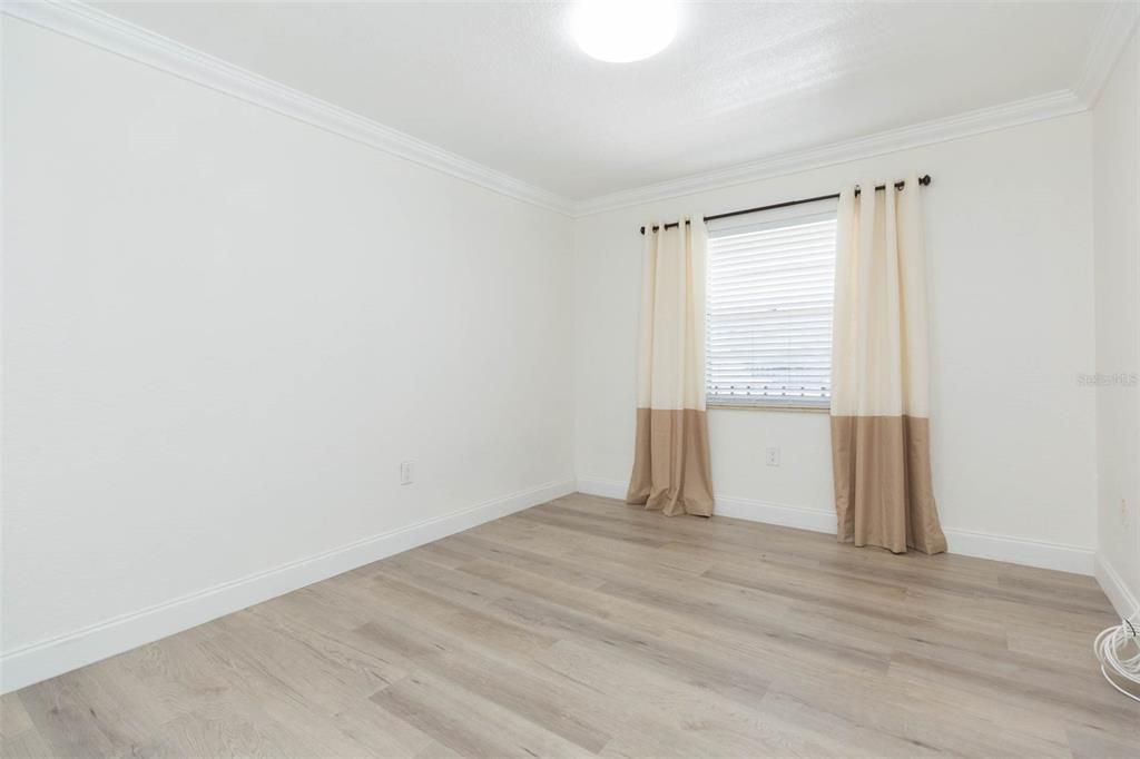 Под контрактом: $1,295 (1 спален, 1 ванн, 644 Квадратных фут)