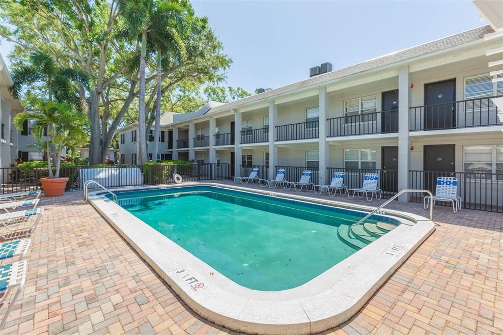 Под контрактом: $1,295 (1 спален, 1 ванн, 644 Квадратных фут)