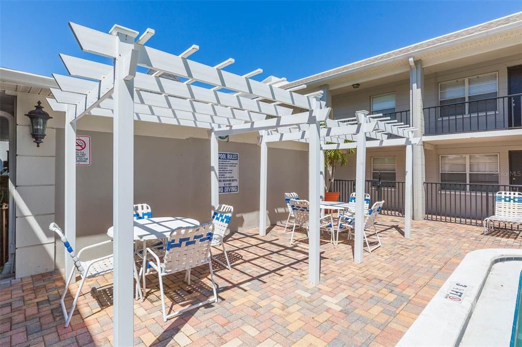 Под контрактом: $1,295 (1 спален, 1 ванн, 644 Квадратных фут)