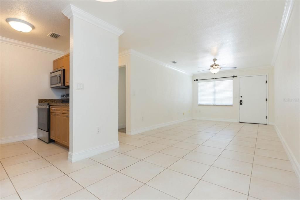 Под контрактом: $1,295 (1 спален, 1 ванн, 644 Квадратных фут)