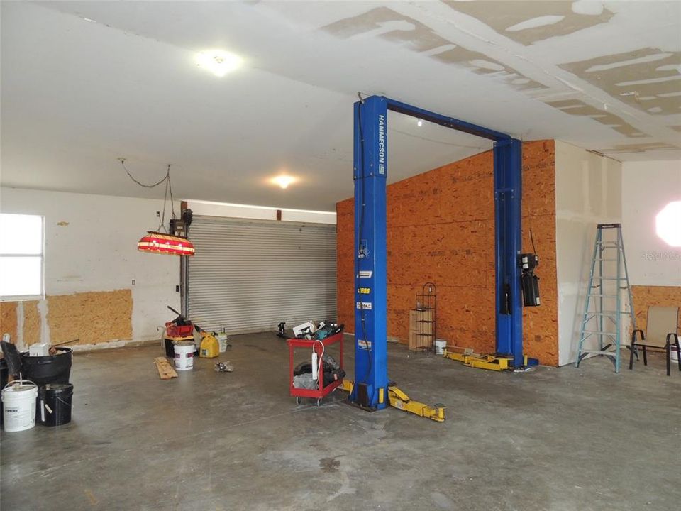 For Sale: $345,000 (1 beds, 1 baths, 480 Square Feet)