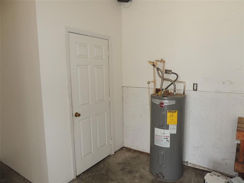 For Sale: $345,000 (1 beds, 1 baths, 480 Square Feet)