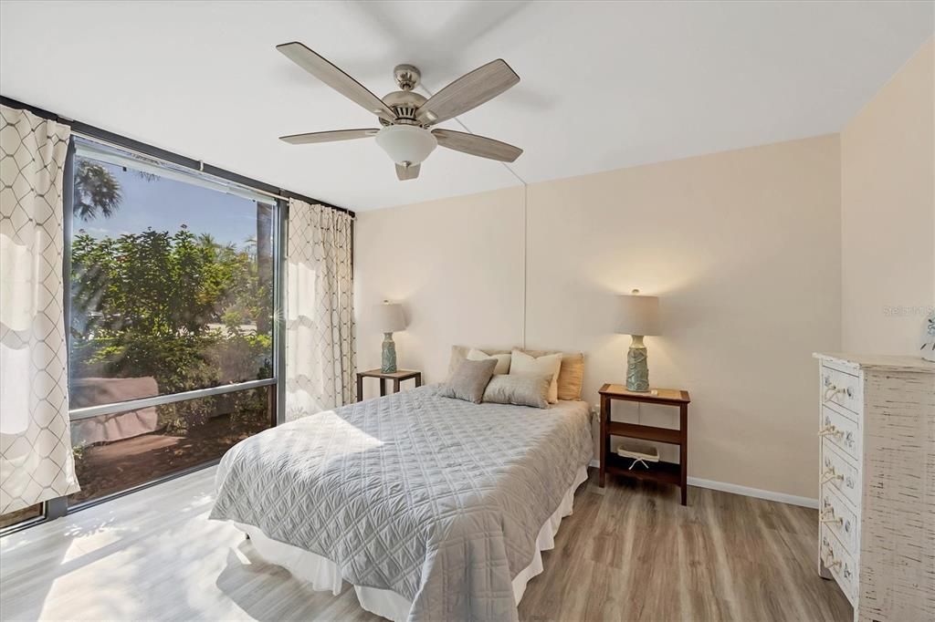 待售: $149,000 (1 贝兹, 1 浴室, 633 平方英尺)