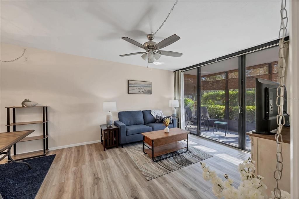 待售: $149,000 (1 贝兹, 1 浴室, 633 平方英尺)