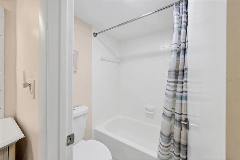 待售: $149,000 (1 贝兹, 1 浴室, 633 平方英尺)