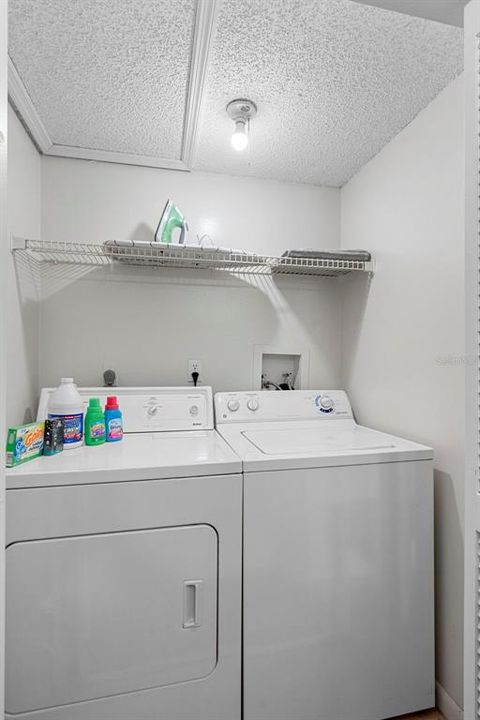 На продажу: $170,000 (2 спален, 2 ванн, 905 Квадратных фут)