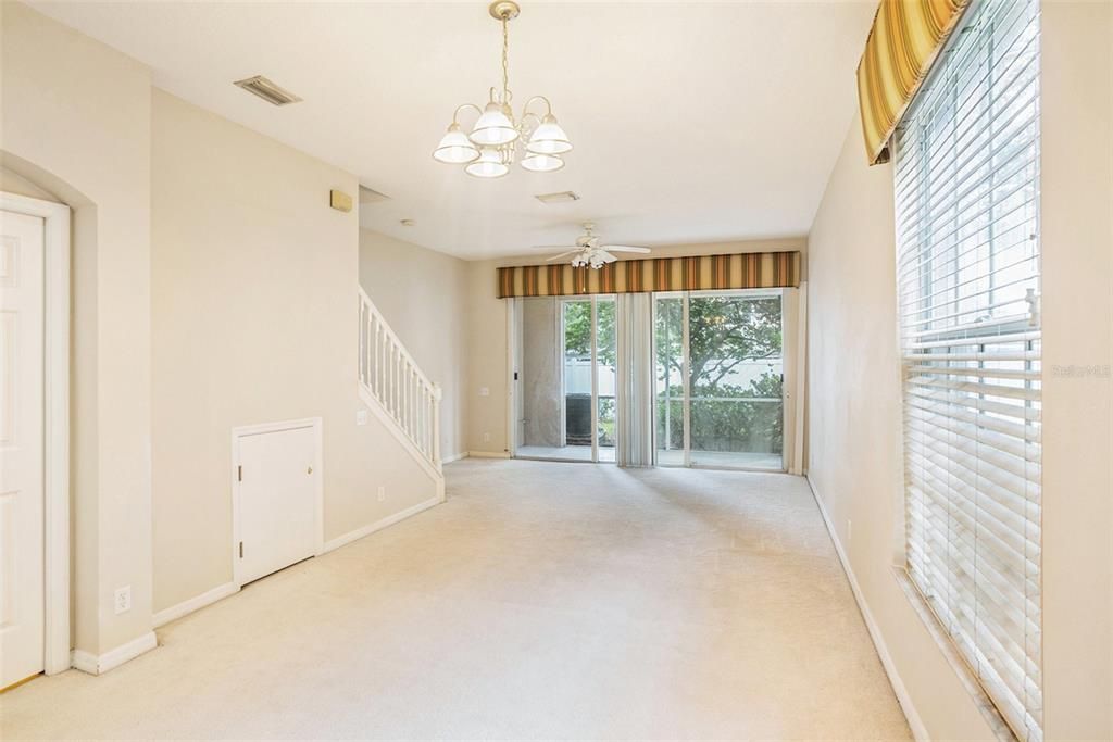 待售: $373,000 (2 贝兹, 2 浴室, 1740 平方英尺)