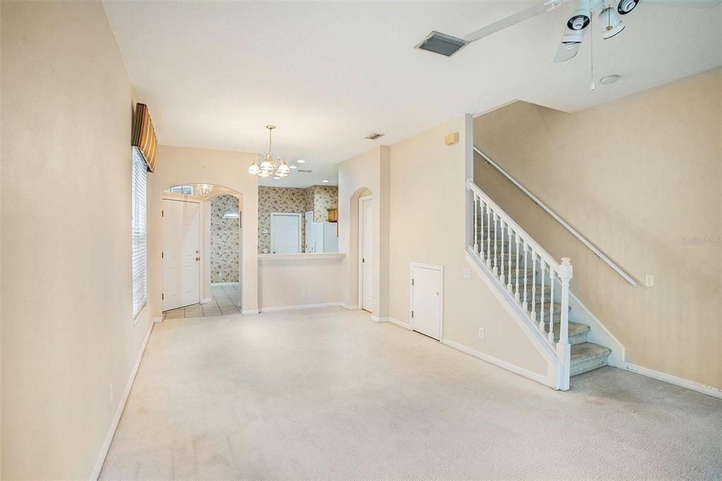 待售: $373,000 (2 贝兹, 2 浴室, 1740 平方英尺)