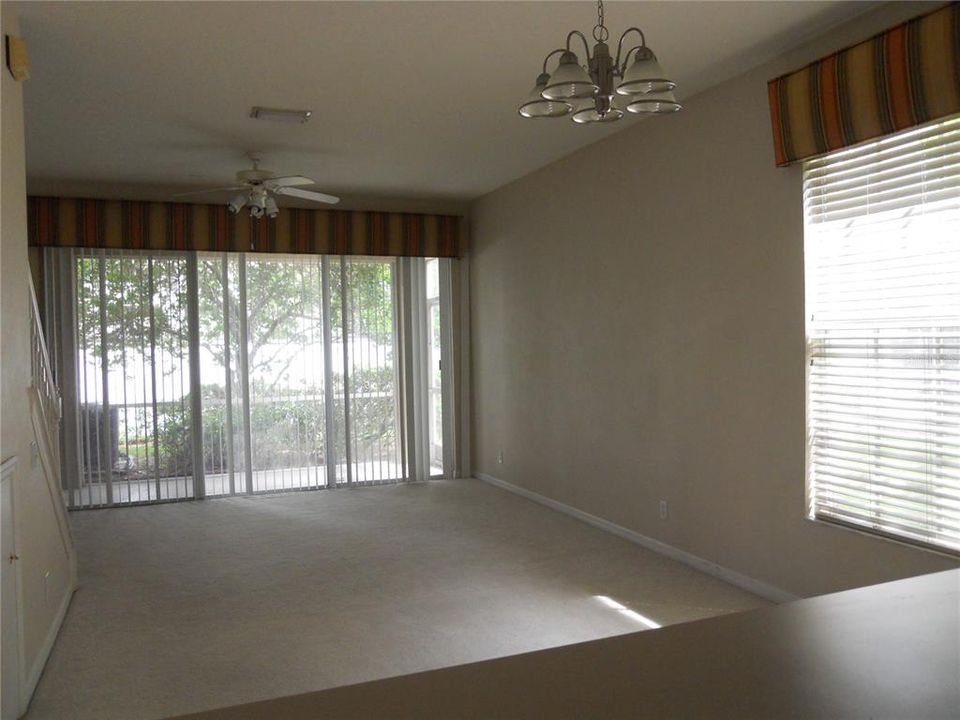 待售: $373,000 (2 贝兹, 2 浴室, 1740 平方英尺)