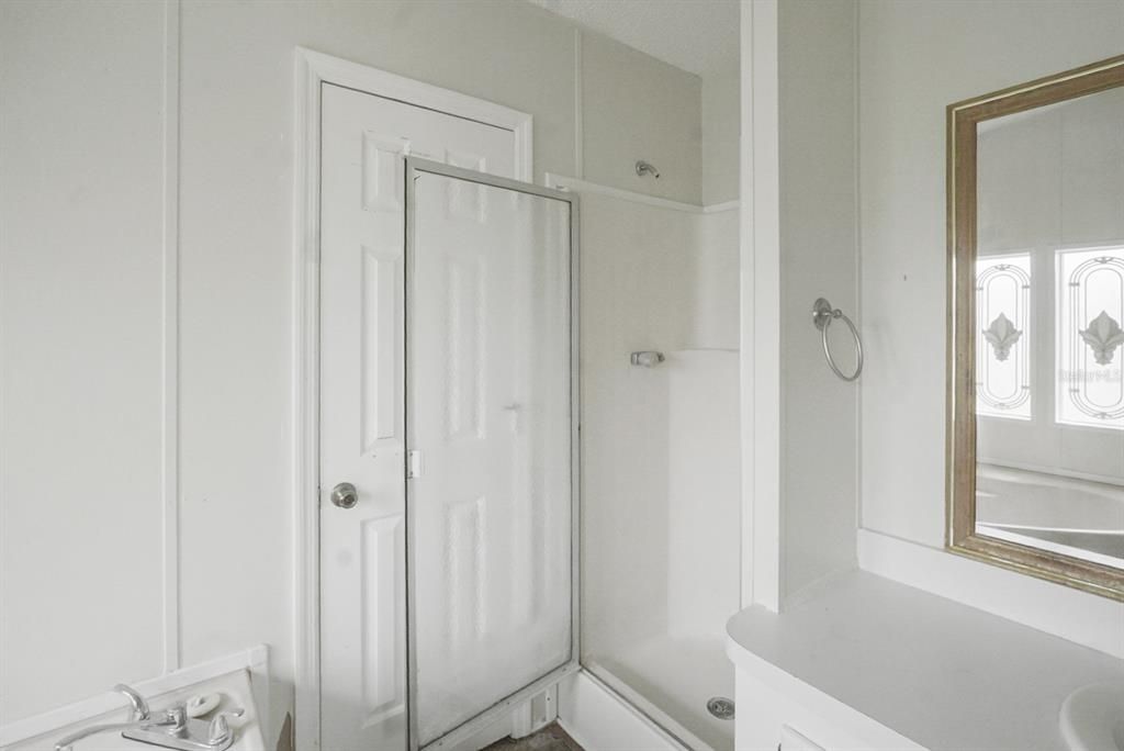 合同活跃: $165,000 (3 贝兹, 2 浴室, 1352 平方英尺)