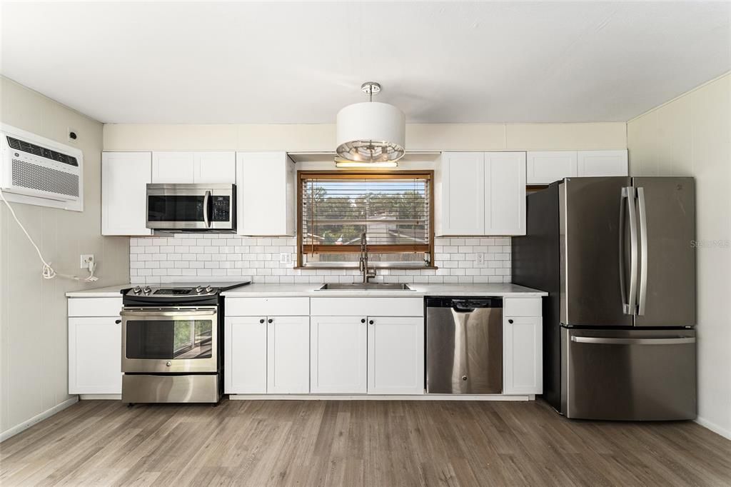 Activo con contrato: $199,999 (3 camas, 1 baños, 1192 Pies cuadrados)