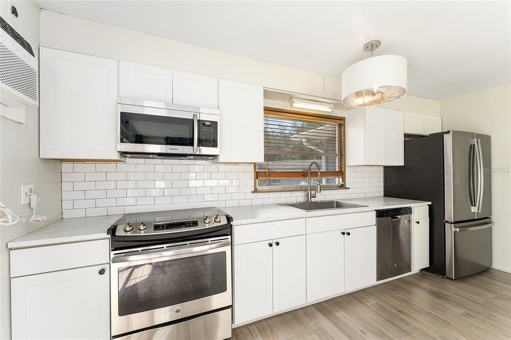 Activo con contrato: $199,999 (3 camas, 1 baños, 1192 Pies cuadrados)