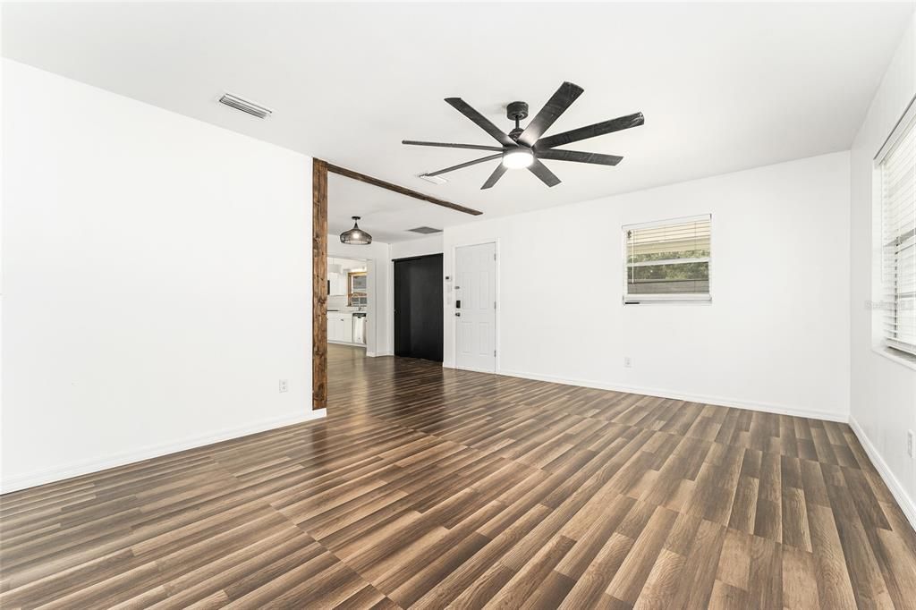 Activo con contrato: $199,999 (3 camas, 1 baños, 1192 Pies cuadrados)