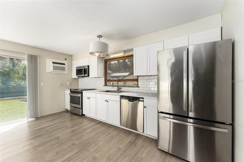 Activo con contrato: $199,999 (3 camas, 1 baños, 1192 Pies cuadrados)