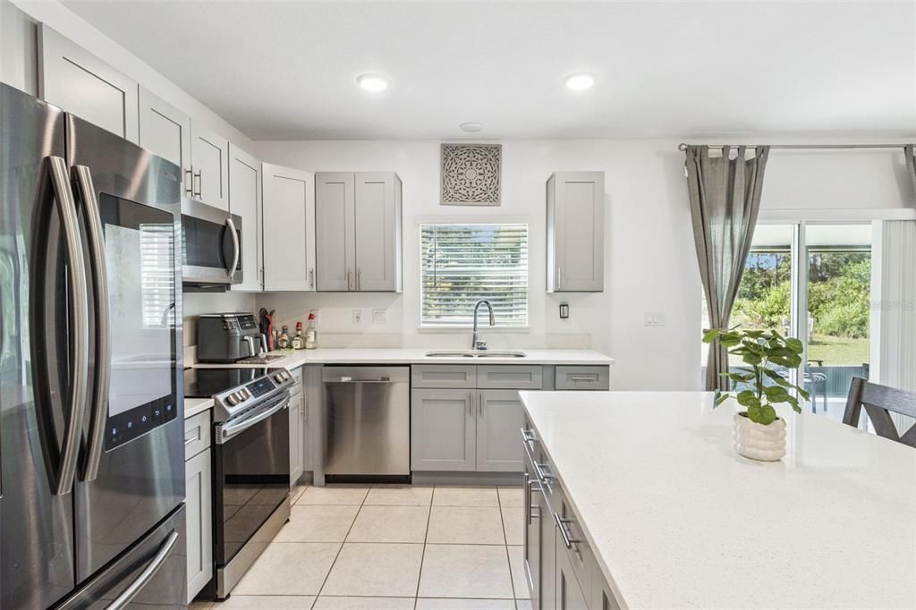 En Venta: $375,000 (4 camas, 3 baños, 2315 Pies cuadrados)