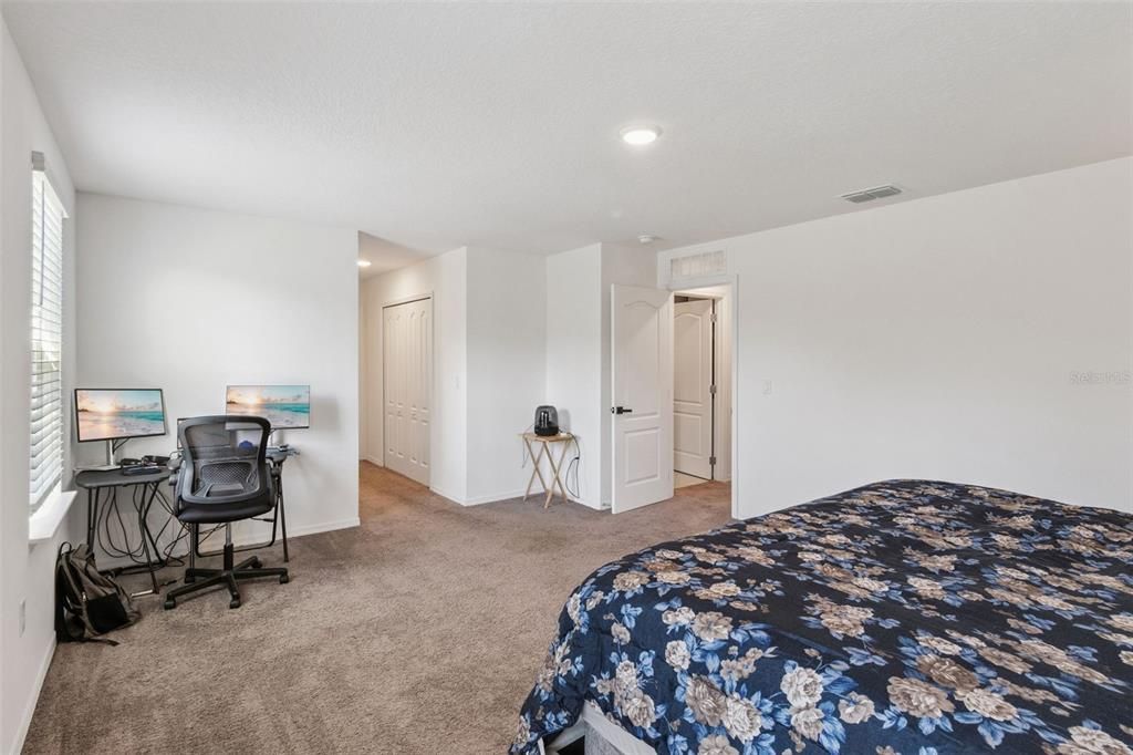 En Venta: $375,000 (4 camas, 3 baños, 2315 Pies cuadrados)