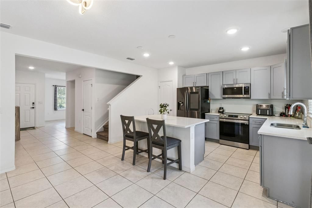 En Venta: $375,000 (4 camas, 3 baños, 2315 Pies cuadrados)