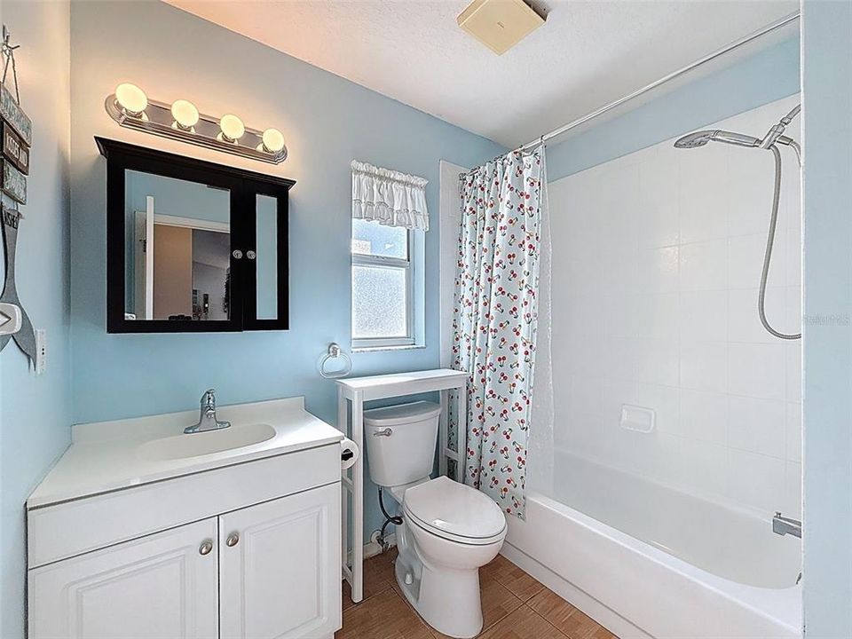 Active With Contract: $326,888 (2 beds, 2 baths, 1708 Square Feet)