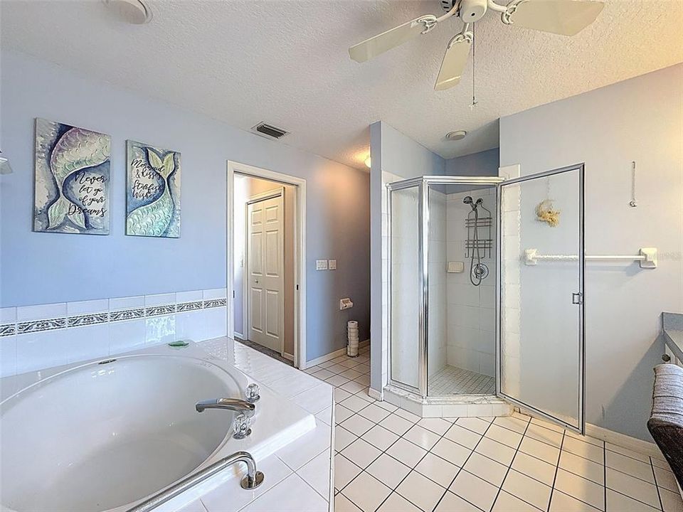 Active With Contract: $326,888 (2 beds, 2 baths, 1708 Square Feet)