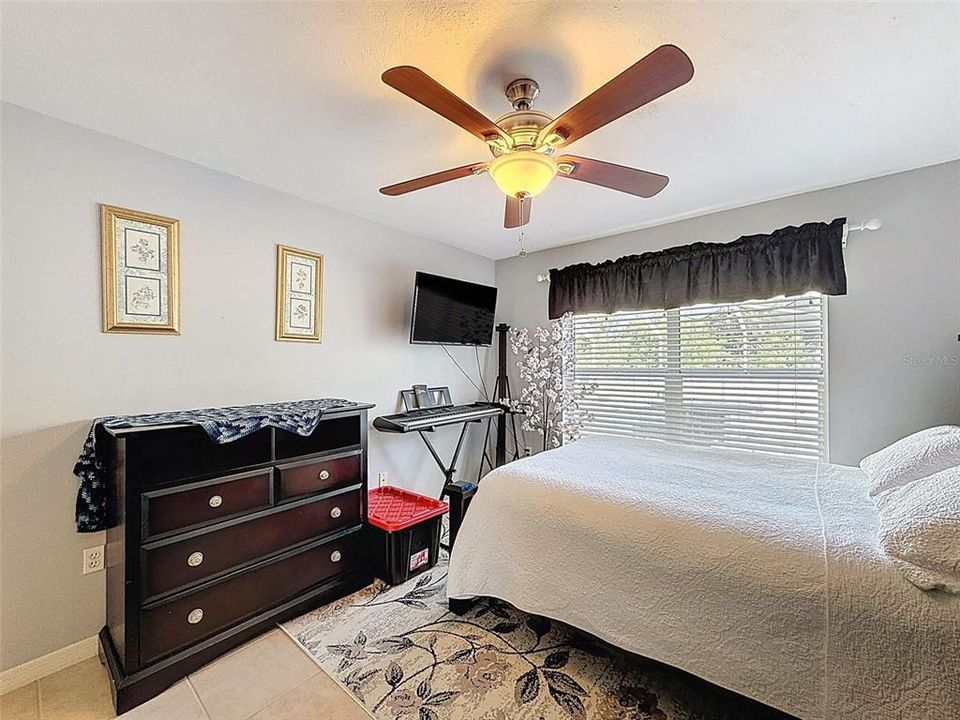 Active With Contract: $326,888 (2 beds, 2 baths, 1708 Square Feet)