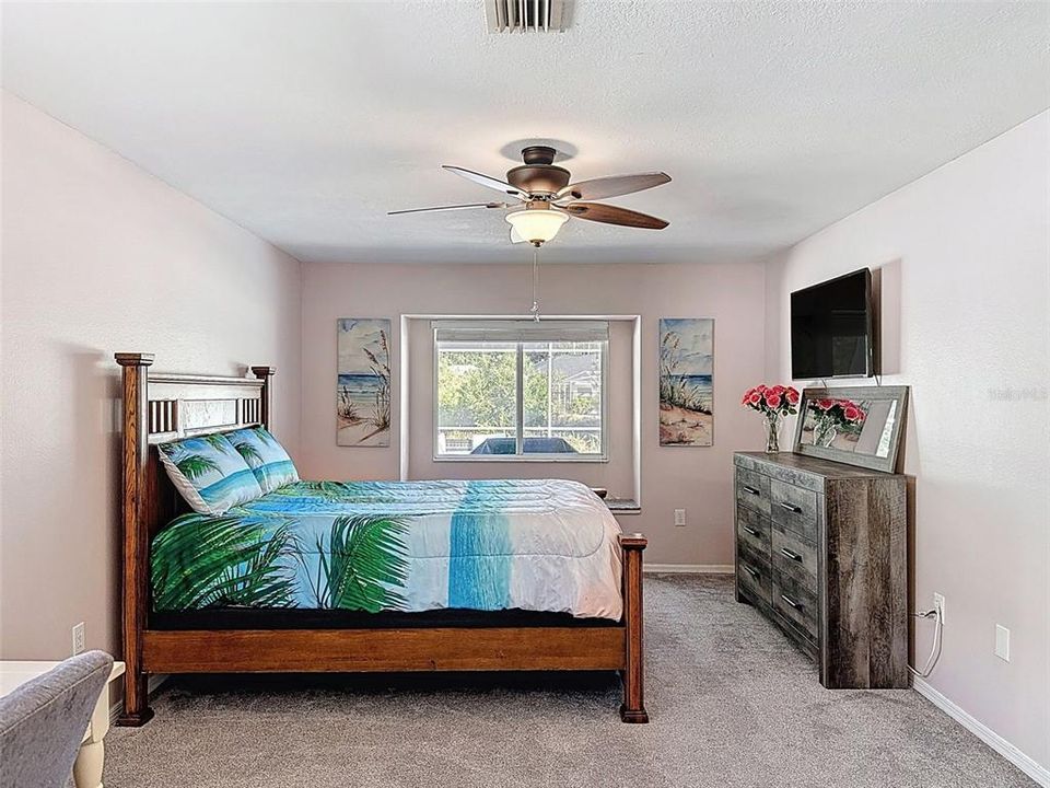 Active With Contract: $326,888 (2 beds, 2 baths, 1708 Square Feet)