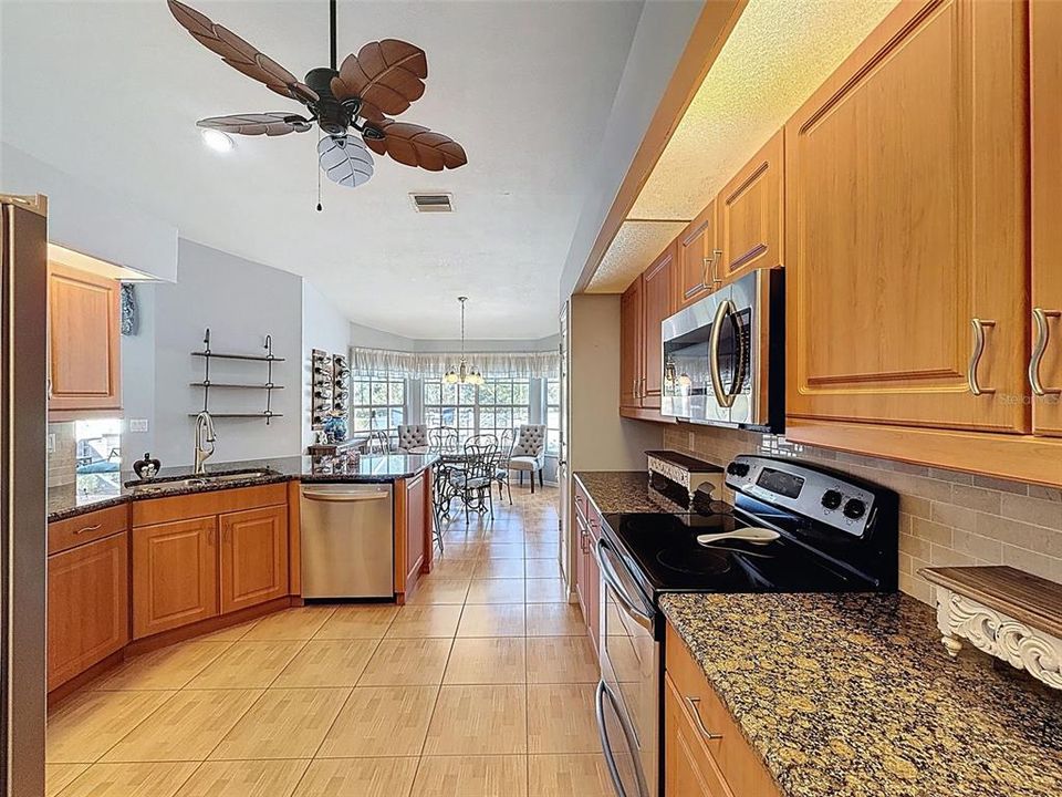 Active With Contract: $326,888 (2 beds, 2 baths, 1708 Square Feet)