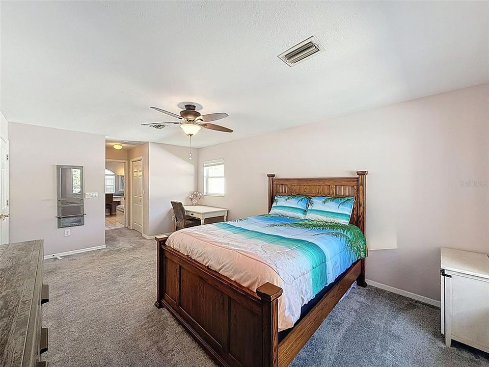 Active With Contract: $326,888 (2 beds, 2 baths, 1708 Square Feet)