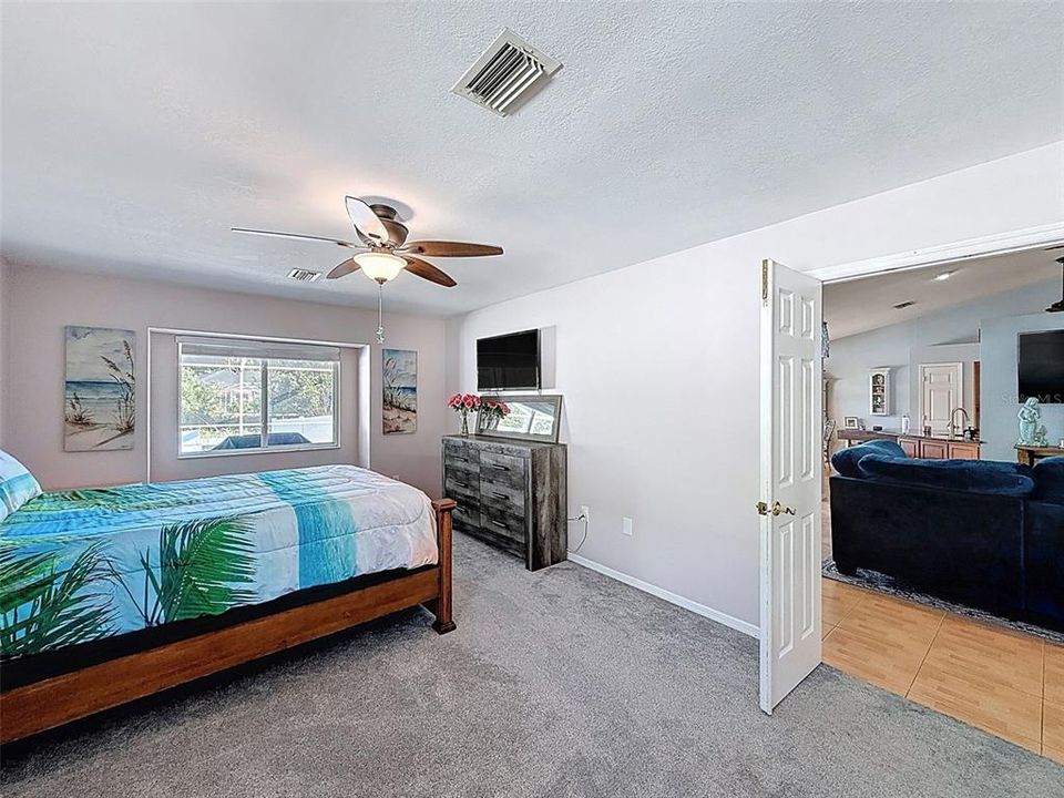 Active With Contract: $326,888 (2 beds, 2 baths, 1708 Square Feet)