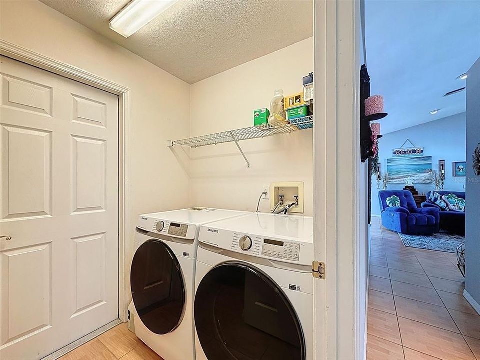 Active With Contract: $326,888 (2 beds, 2 baths, 1708 Square Feet)