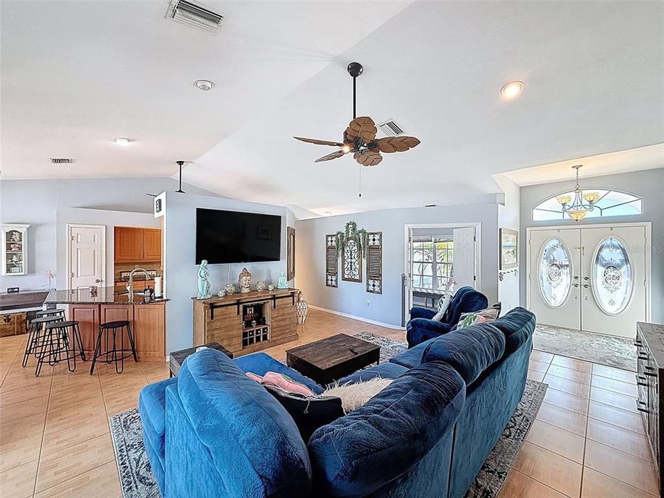 Active With Contract: $326,888 (2 beds, 2 baths, 1708 Square Feet)