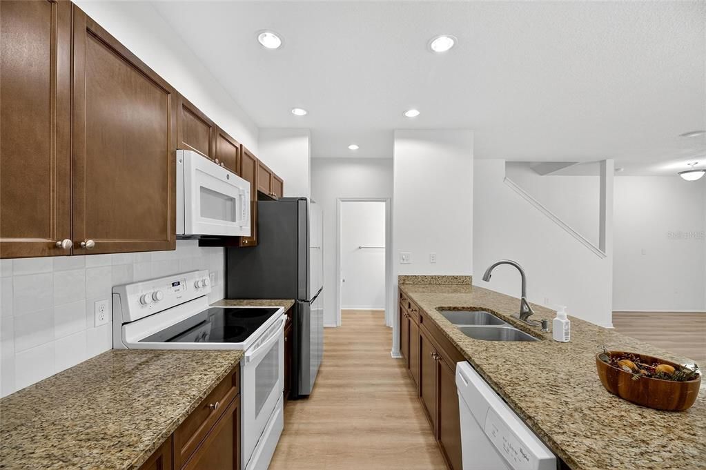 Active With Contract: $310,000 (3 beds, 2 baths, 1436 Square Feet)