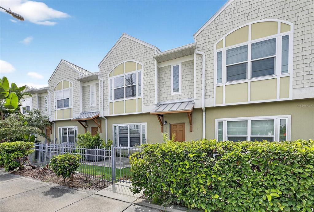 Active With Contract: $310,000 (3 beds, 2 baths, 1436 Square Feet)