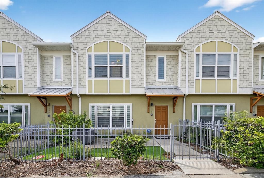 Active With Contract: $310,000 (3 beds, 2 baths, 1436 Square Feet)