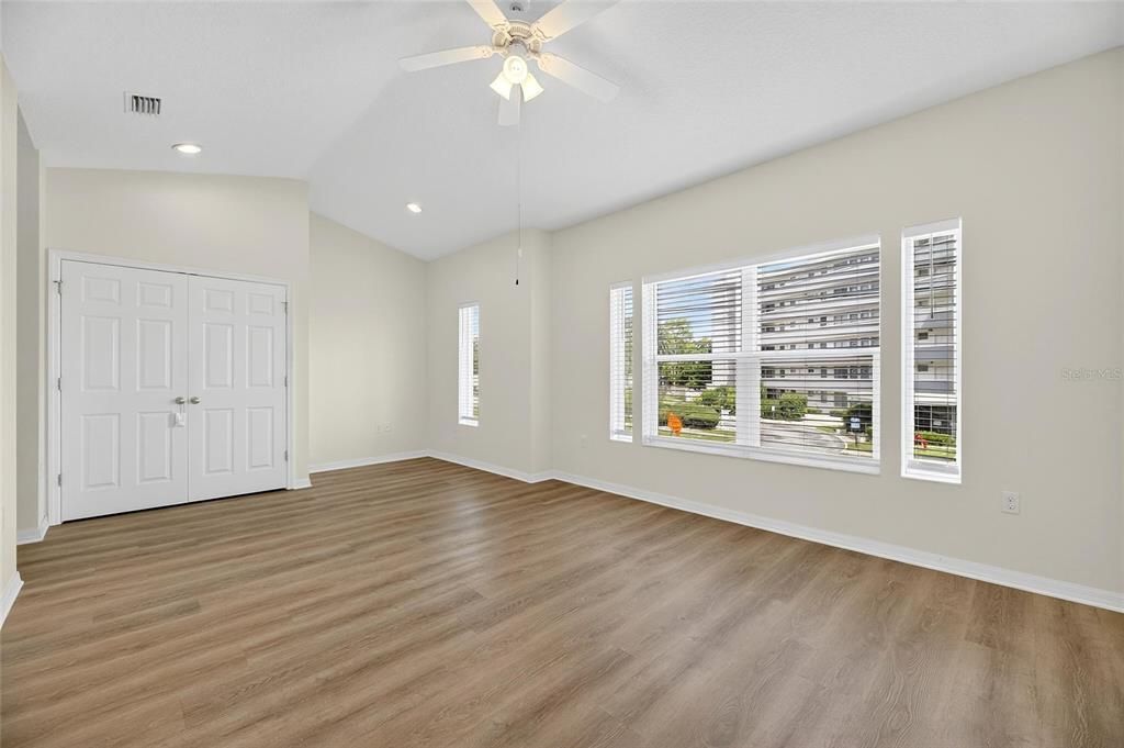 Active With Contract: $310,000 (3 beds, 2 baths, 1436 Square Feet)