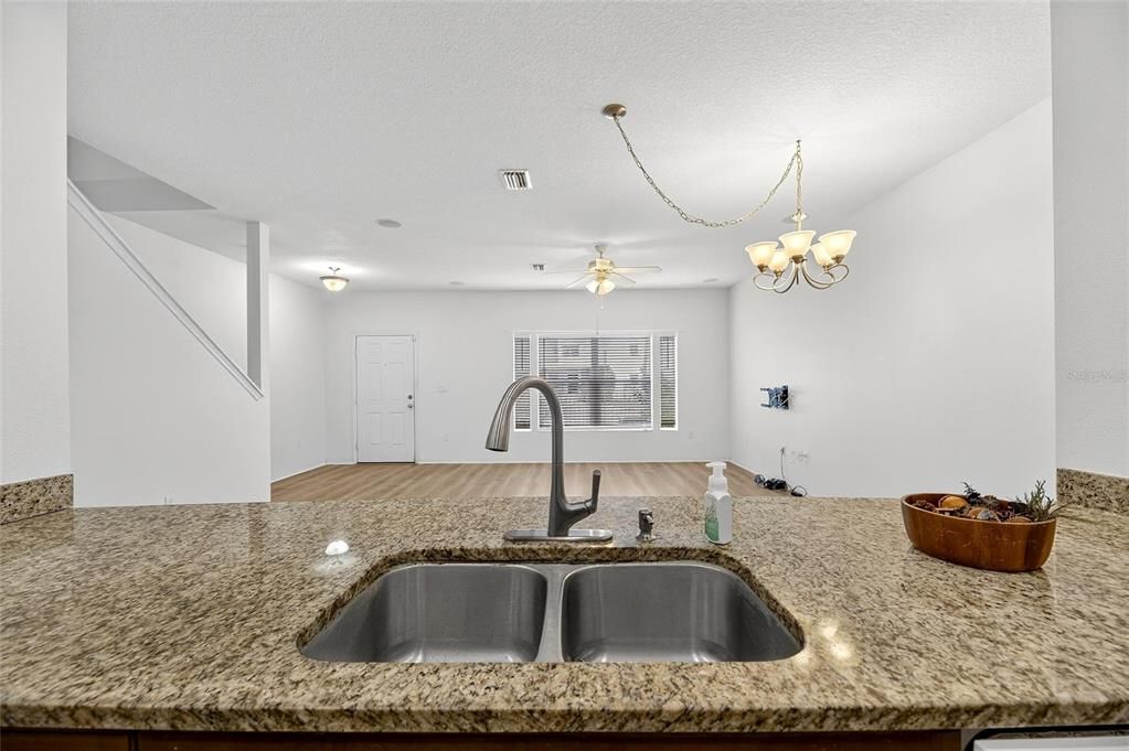 Active With Contract: $310,000 (3 beds, 2 baths, 1436 Square Feet)