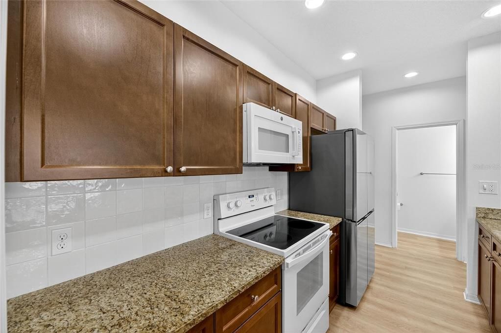 Active With Contract: $310,000 (3 beds, 2 baths, 1436 Square Feet)