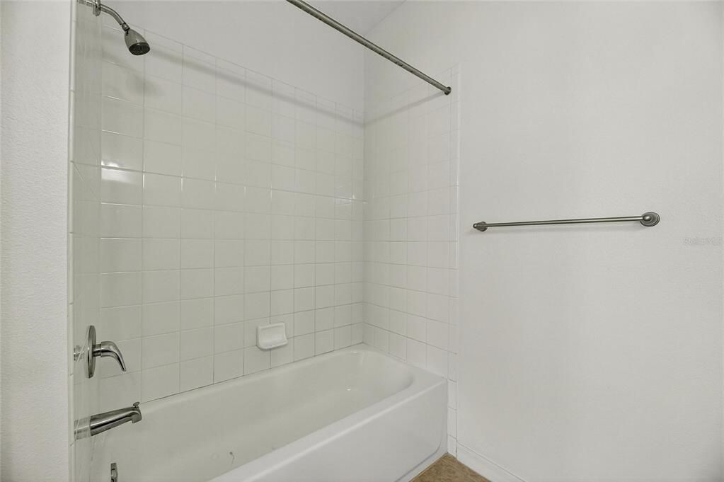 Active With Contract: $310,000 (3 beds, 2 baths, 1436 Square Feet)