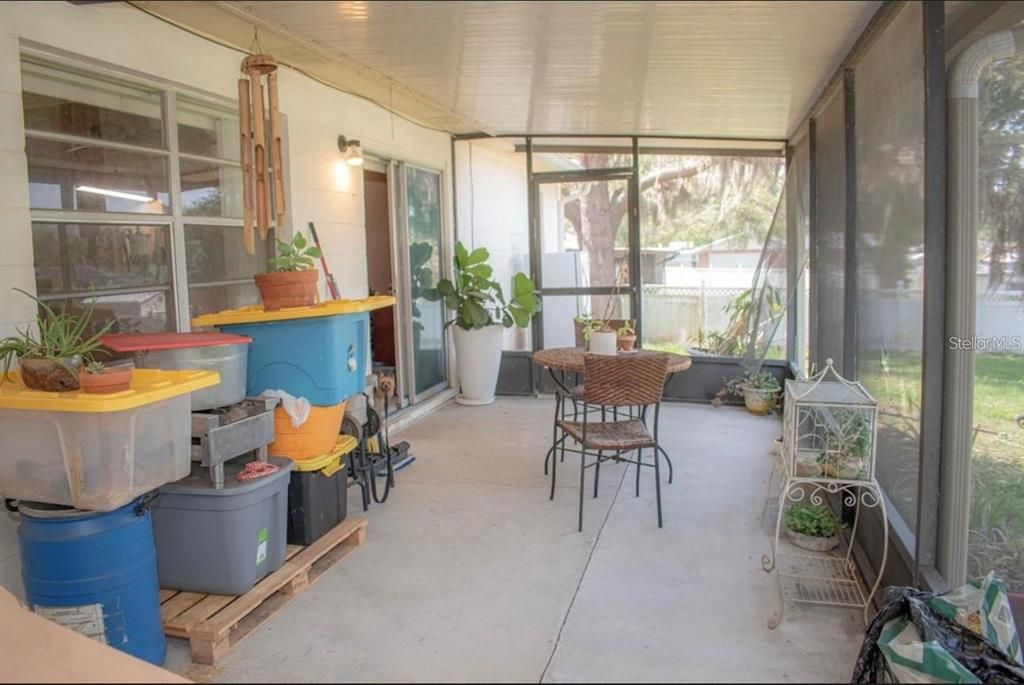 Active With Contract: $270,000 (3 beds, 2 baths, 1424 Square Feet)