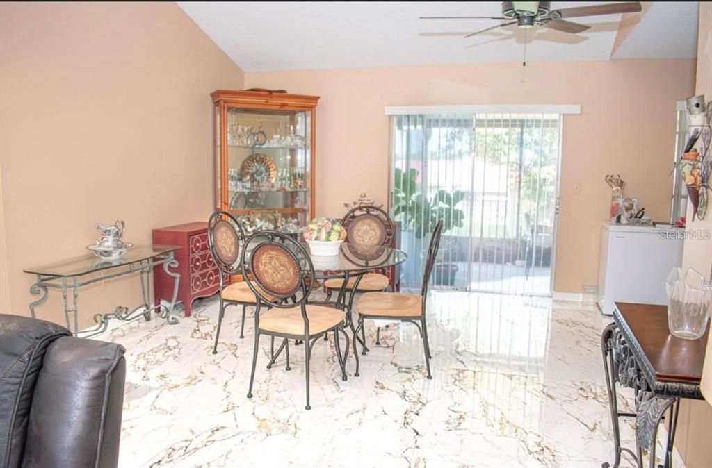 Active With Contract: $270,000 (3 beds, 2 baths, 1424 Square Feet)