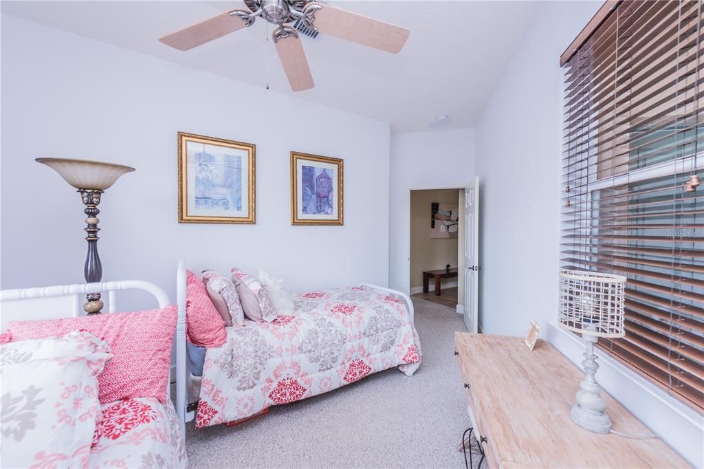 Active With Contract: $430,000 (3 beds, 2 baths, 1696 Square Feet)