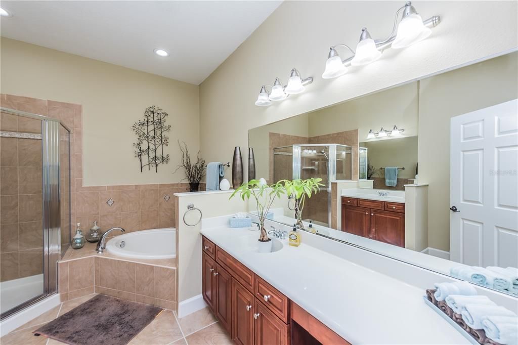 Active With Contract: $430,000 (3 beds, 2 baths, 1696 Square Feet)