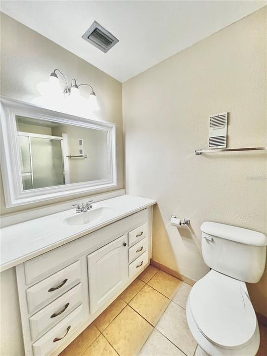 待售: $159,000 (2 贝兹, 2 浴室, 1185 平方英尺)